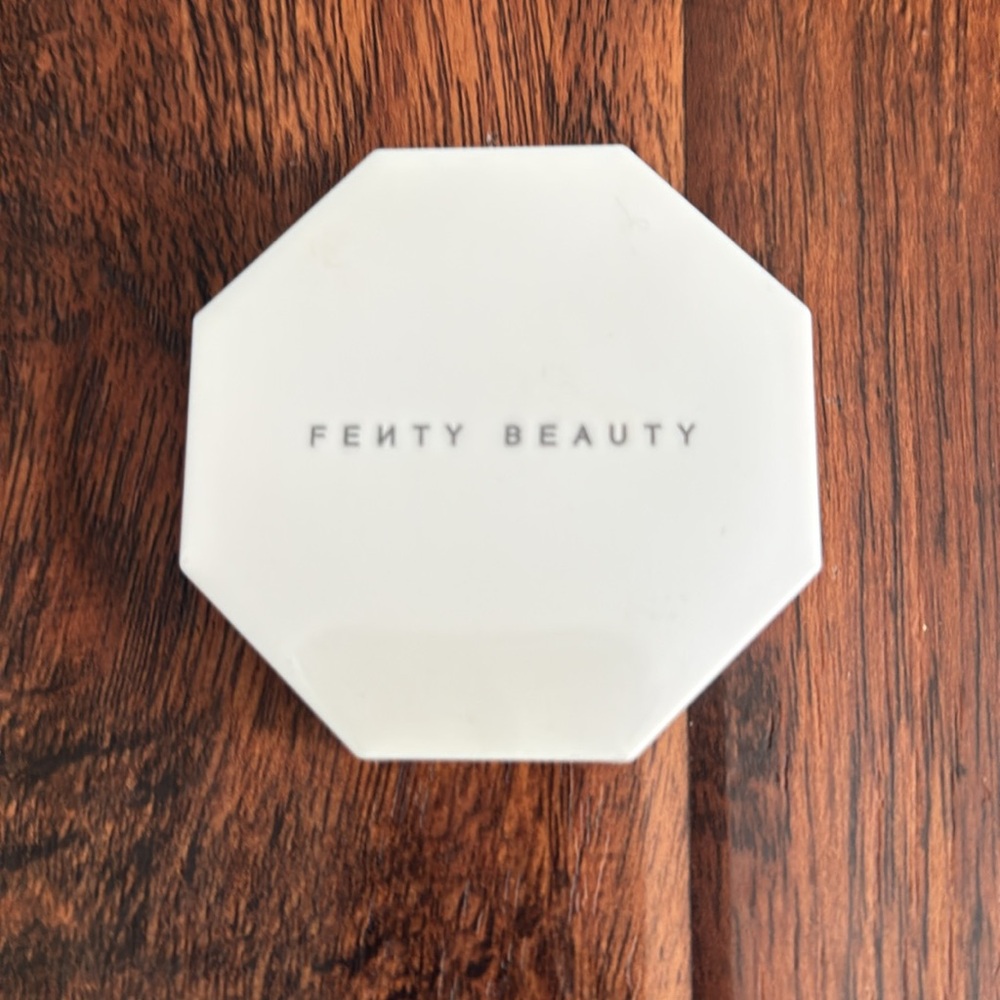 Fenty Beauty Bronzer/highlighter in Moscow Mule. New in box - Picture 2 of 4